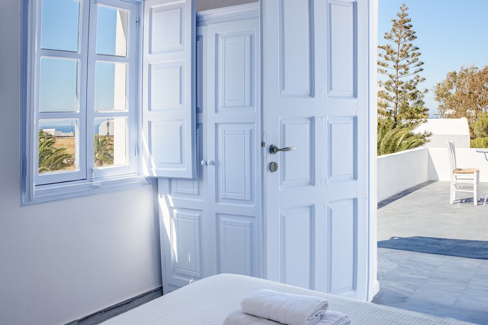 Pelagos Hotel Oia in Oia, Greece