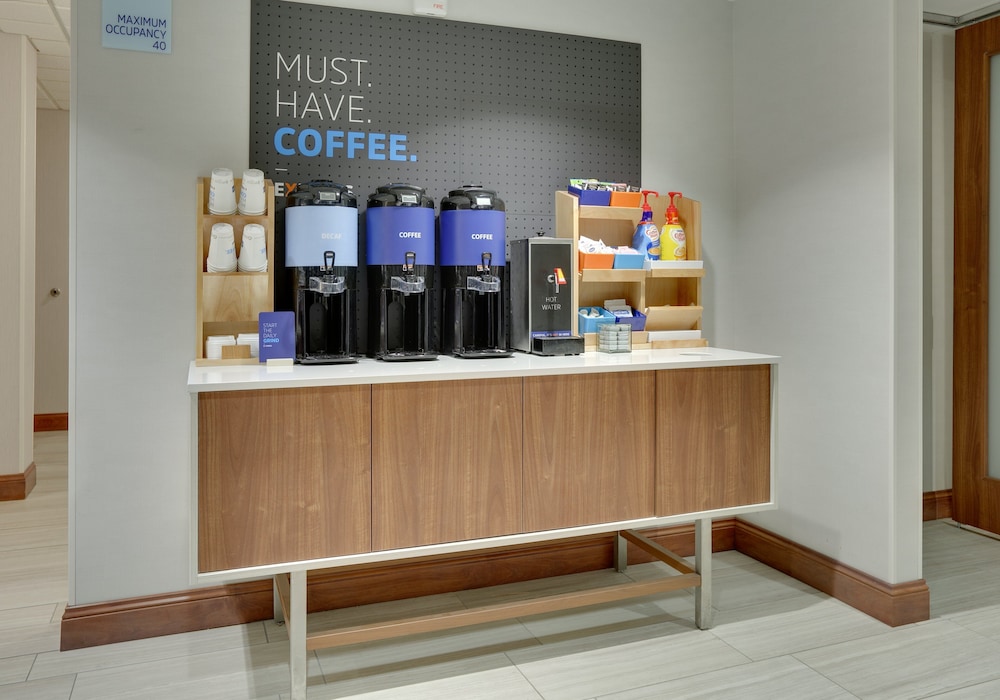 Holiday Inn Express Mitchell by IHG - photo 23