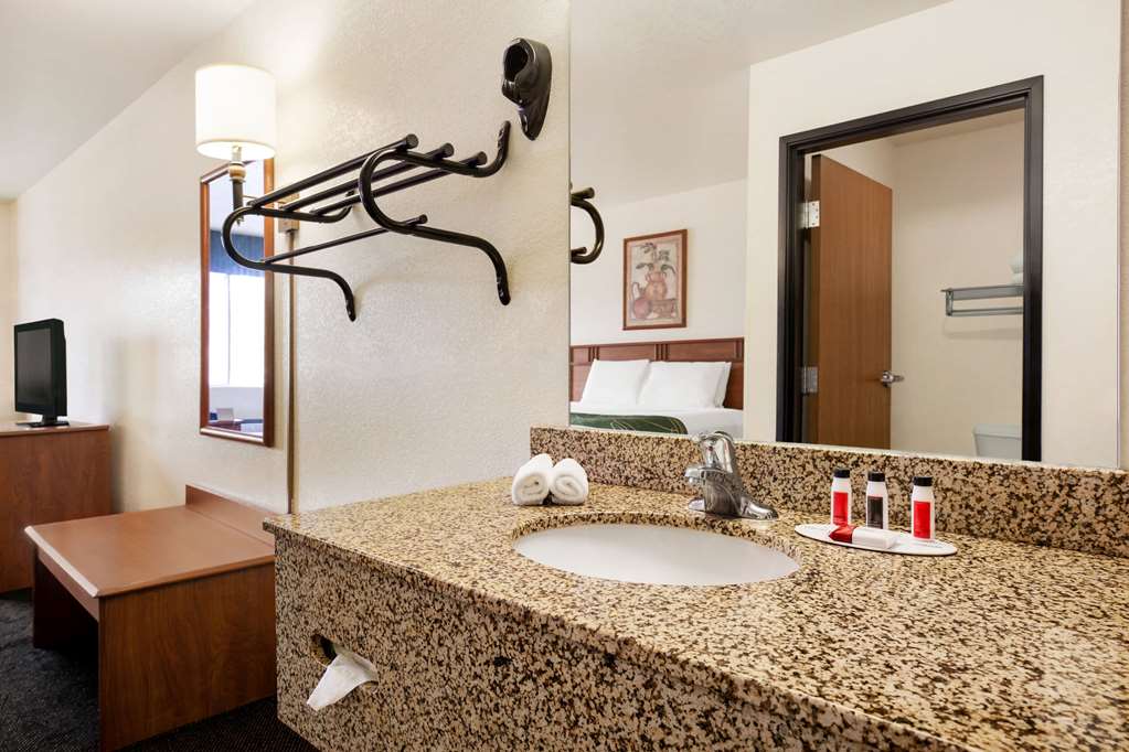 Travelodge by Wyndham North Platte - photo 14