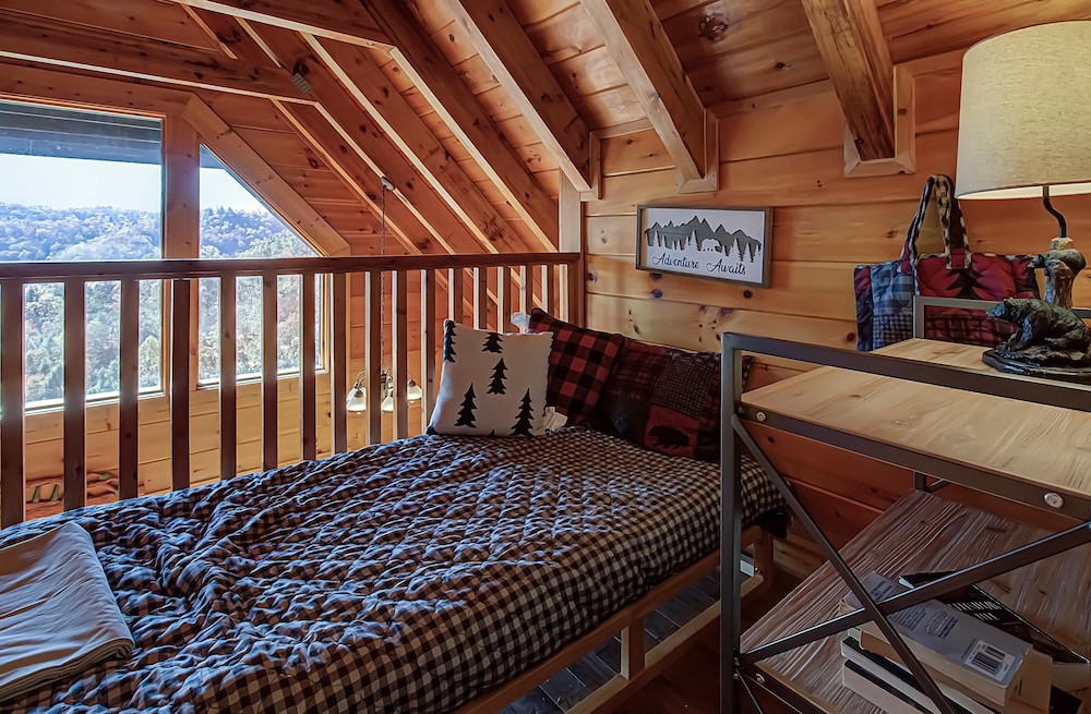 Bearview Heights #244 — 4-Star Luxury Hotel in Townsend, United States