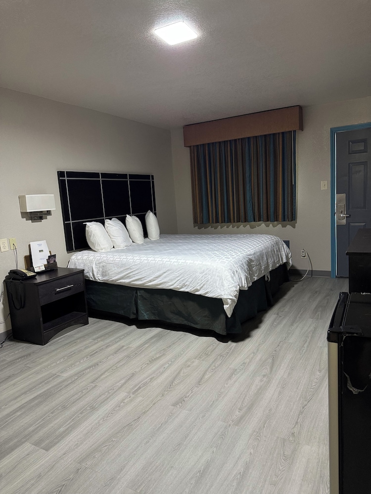 Executive Inn Crystal City - photo 11