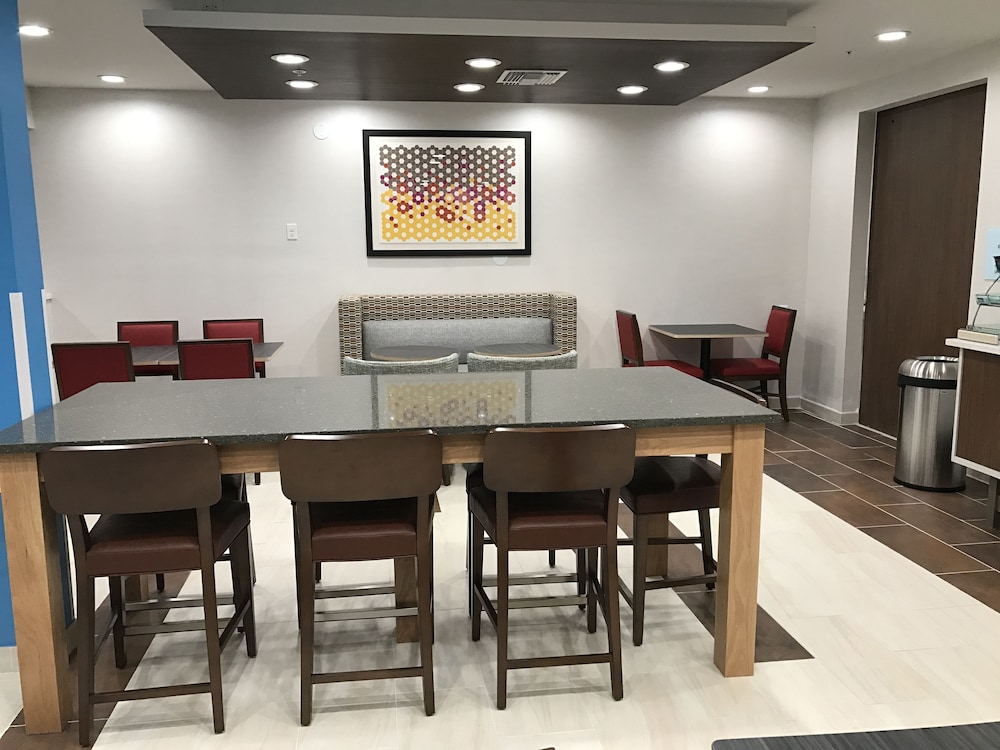 Holiday Inn Express Naples South I 75 by IHG - photo 30
