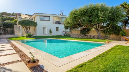 Villa La Marina 5&1 Emma Villas — 4-Star Luxury Hotel in Porto Cervo, Italy