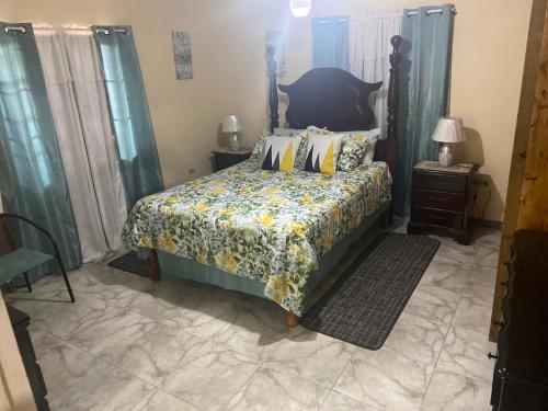 Murray's Cool Spot — 4-Star Luxury Hotel in Mandeville, Jamaica