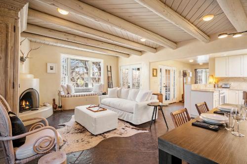Casa TATIZ Privacy in a Southwestern Gem — 4-Star Luxury Hotel in Santa Fe, United States