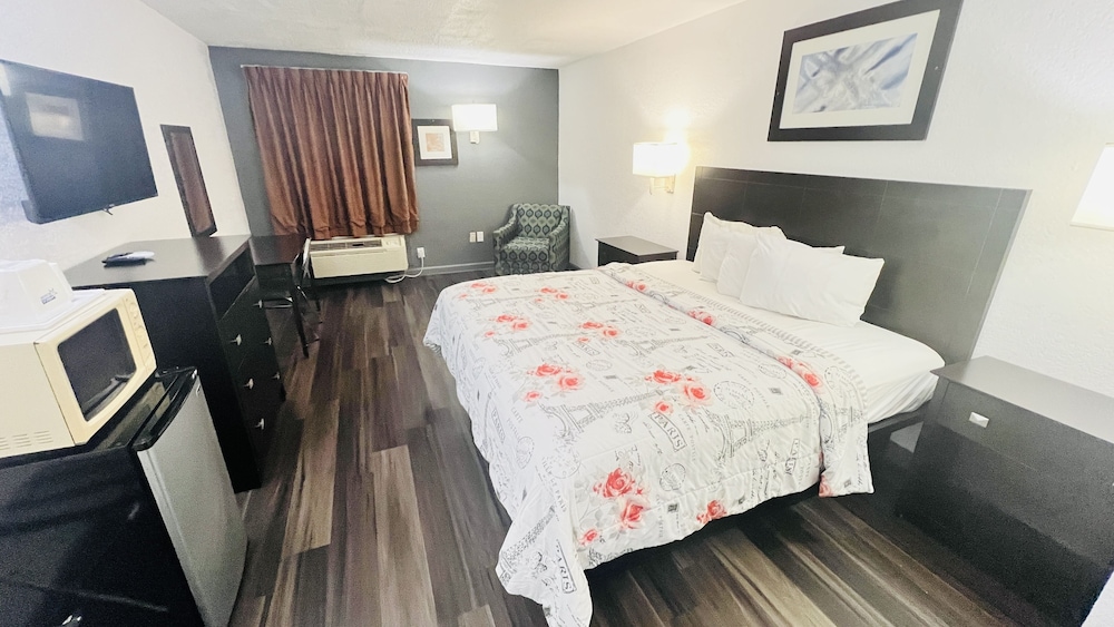 Pinckeyville Inn and Suites - photo 15