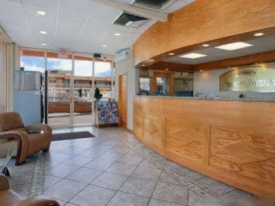 Bayview Inn and Suites - photo 9