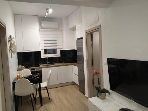 Cozy 1 Bedroom Flat in the Heart of Athens by ΜΡS — 4-Star Luxury Hotel in Athens, Greece