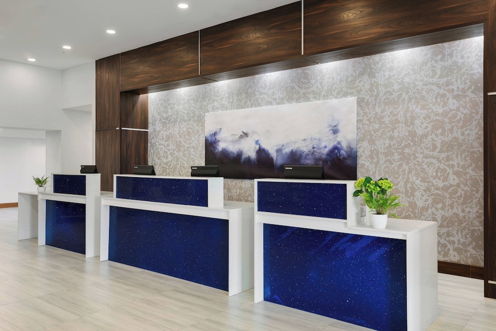 Delta Hotels by Marriott Indianapolis Airport - photo 3