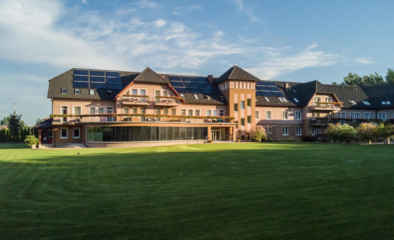 Granada Conference Wellness and Sport Hotel — 4-Star Luxury Hotel in Kecskemet, Hungary