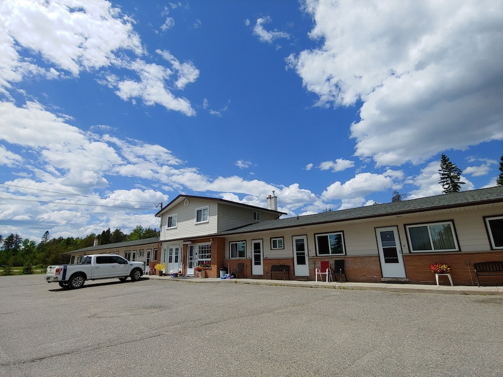 Town and Country Motel in Nipigon in Thunder Bay, Canada