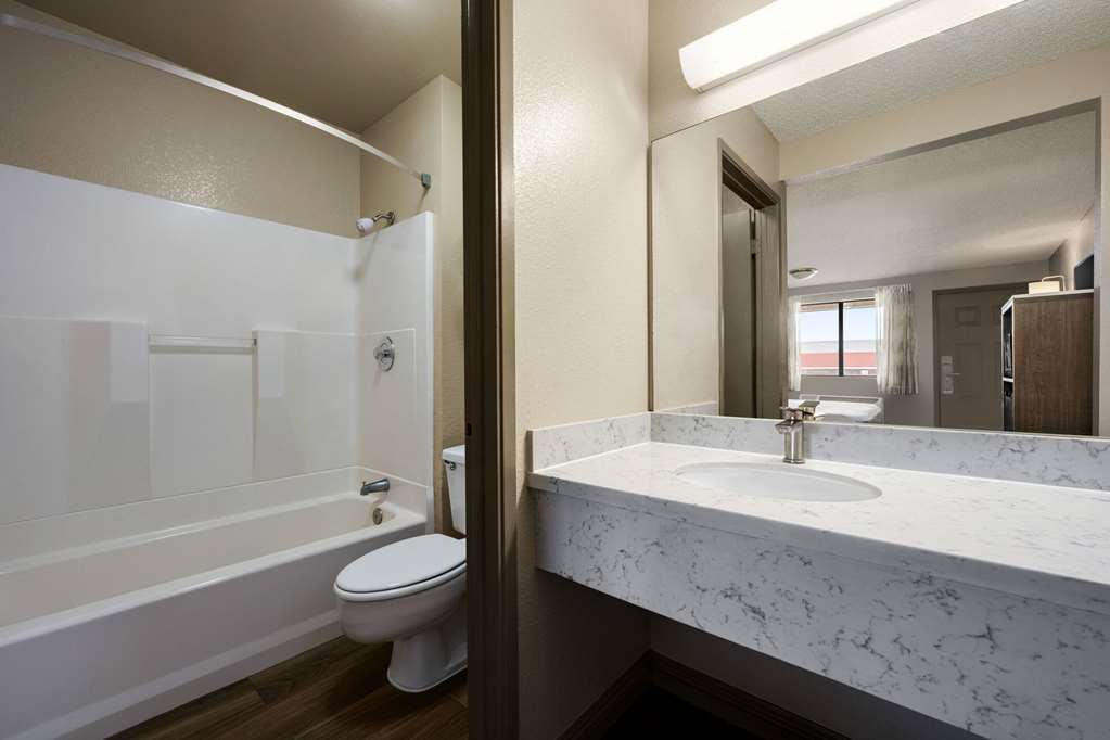 Days Inn by Wyndham Fresno South - photo 29