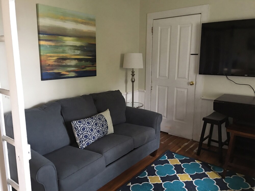 Suites on Coming - photo 38
