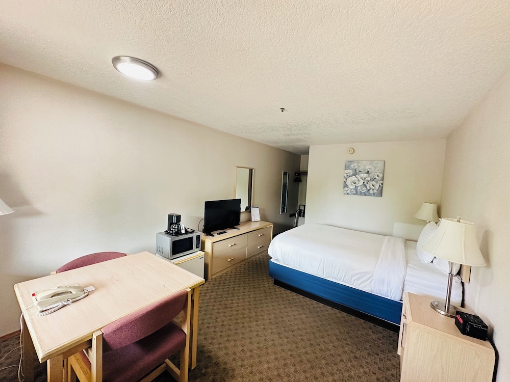 Timberland Inn & Suites - photo 15