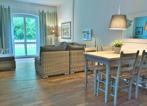 WangerRose Familienwohnung für Groß und Klein und Hundefreunde — 4-Star Luxury Hotel in Wangerooge, Germany