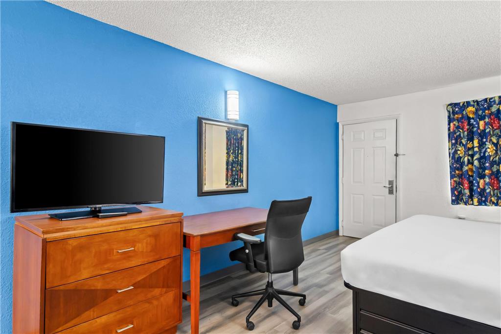 Travelodge Suites by Wyndham MacClenny - photo 28