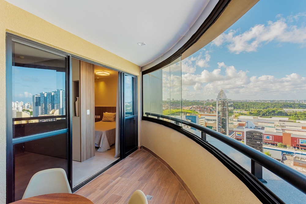 Flat Boulevard Side 2104 Confortável e com Várias Opções de Lazer in Salvador, Brasil