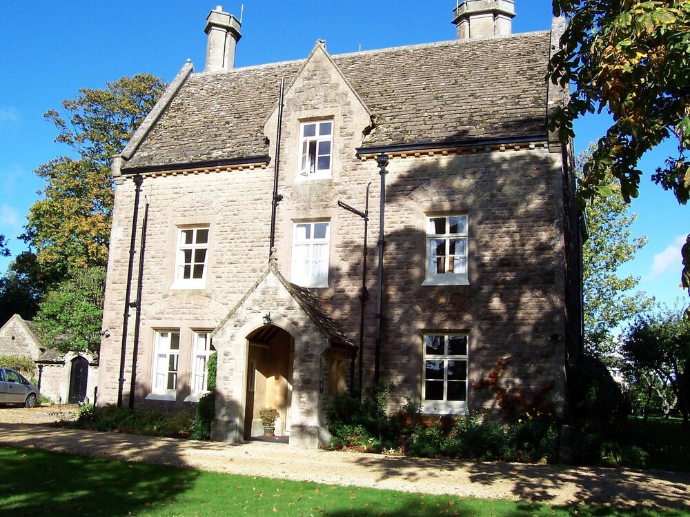 Trimnells House — 4-Star Luxury Hotel in Chippenham, United Kingdom