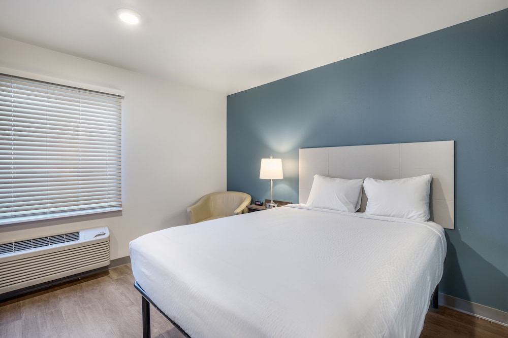 WoodSpring Suites Libertyville Chicago - photo 5