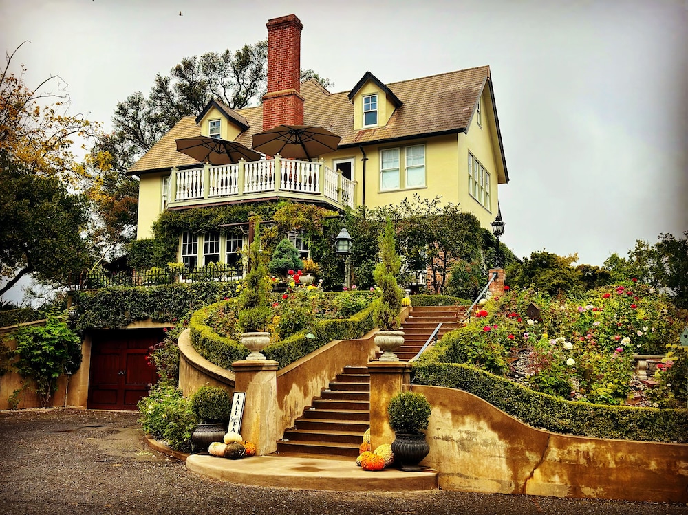 The Inn on Knowles Hill Bed & Breakfast Hotel - carbon neutral hotel in Sonora