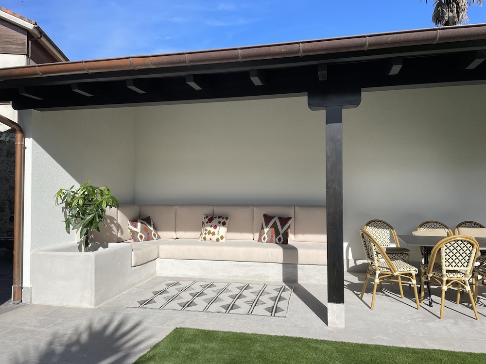 Apartamentos Las Indianas — 4-Star Luxury Hotel in Llanes, Spain