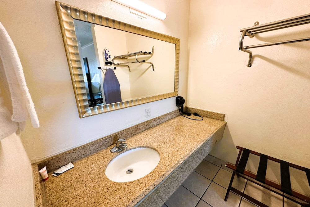 Knights Inn at Lackland Afb San Antonio - photo 29