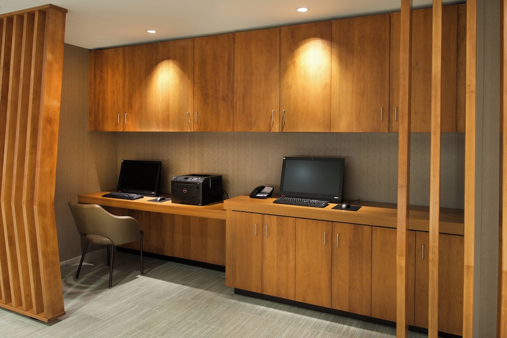 SpringHill Suites by Marriott Seattle Issaquah - photo 21