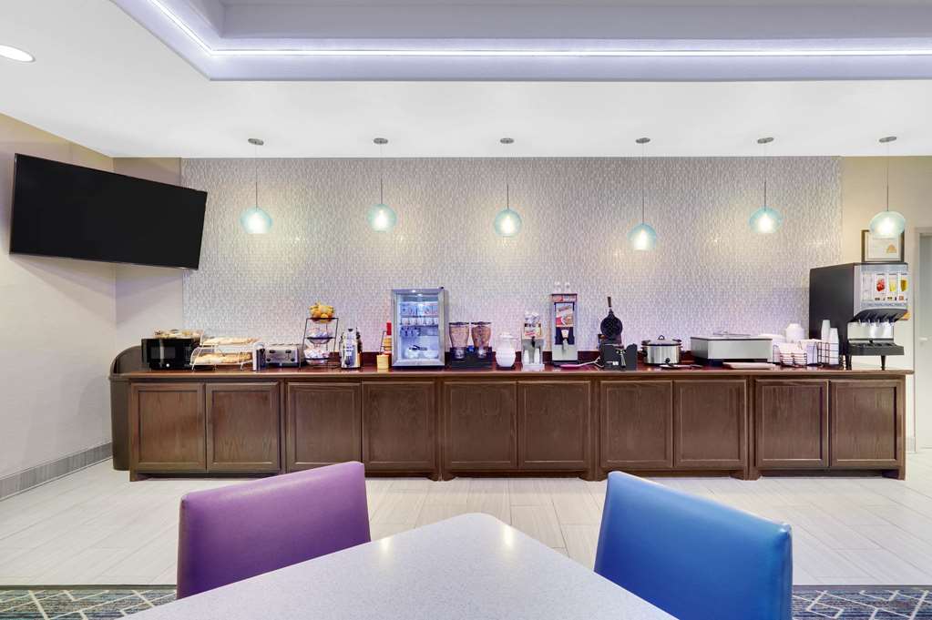 La Quinta Inn & Suites by Wyndham Big Spring - photo 32