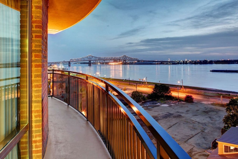 Hampton Inn & Suites Baton Rouge Downtown - photo 44