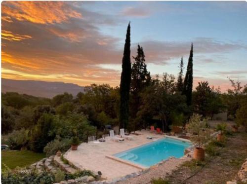 Bastide provençale avec piscine privée au cœur de la nature Proche Cassis et Aix en Provence