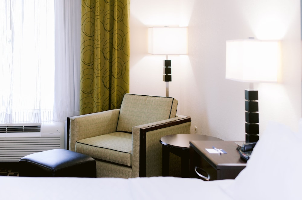 Holiday Inn Express Hotel & Suites Raleigh SW NC State an IHG Hotel - photo 3