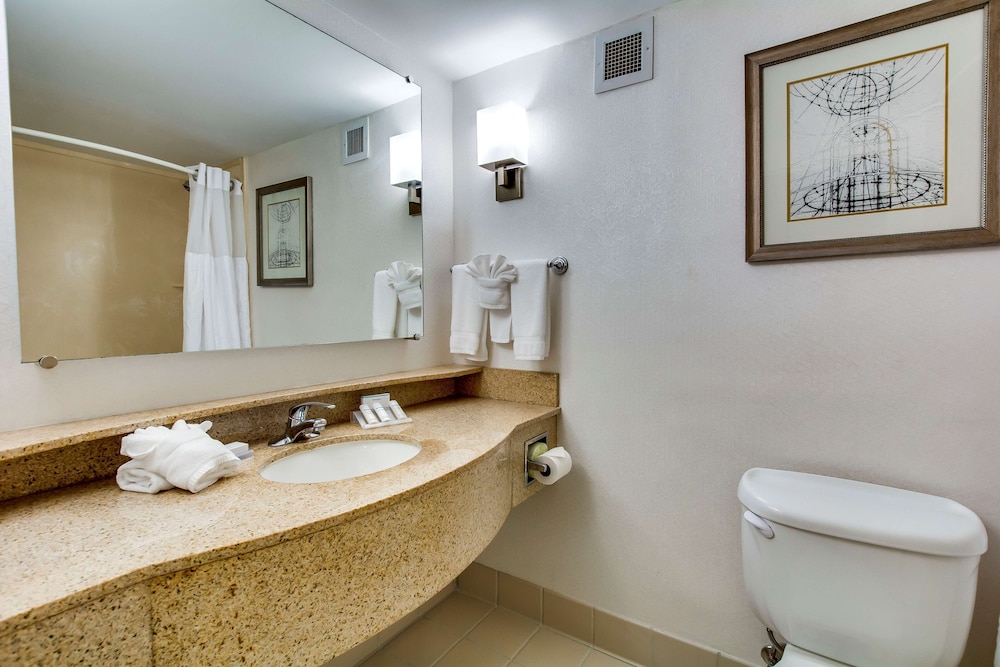 Hilton Garden Inn Louisville Airport - photo 32