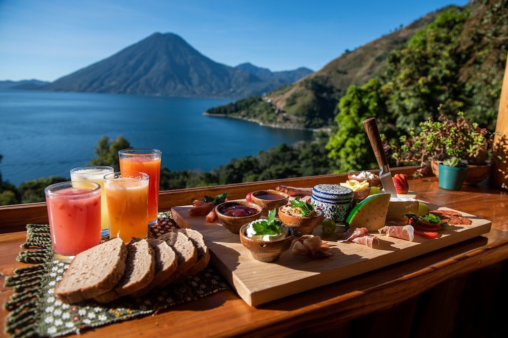 El Picnic Atitlan in Santa Cruz La Laguna, Guatemala