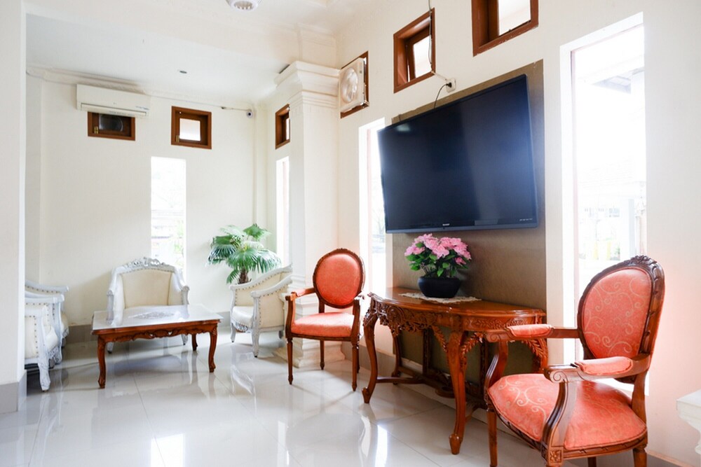 RedDoorz Plus near Haluoleo University — Kendari — photo 3