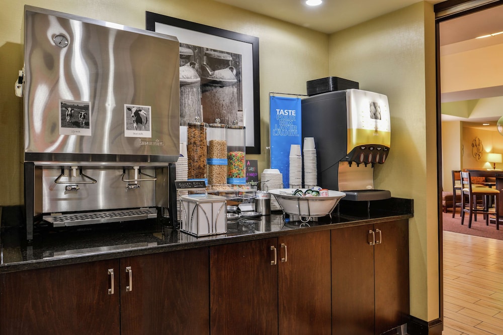 Hampton Inn Raleigh Clayton I 40 - photo 29