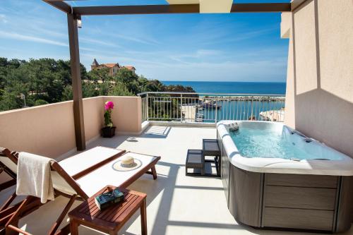 Vela Bianca Suites — 4-Star Luxury Hotel in Limenaria, Greece