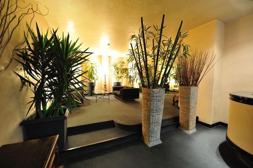 White House — 4-Star Luxury Hotel in Foggia, Italy