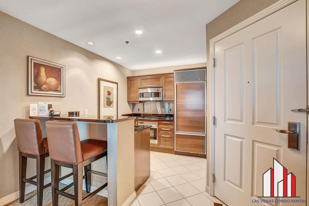 MGM Signature 28 714 1BR 2 Bath Balcony Suite