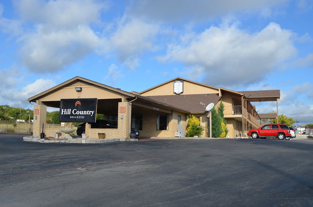 Hill Country Inn & Suites - photo 16