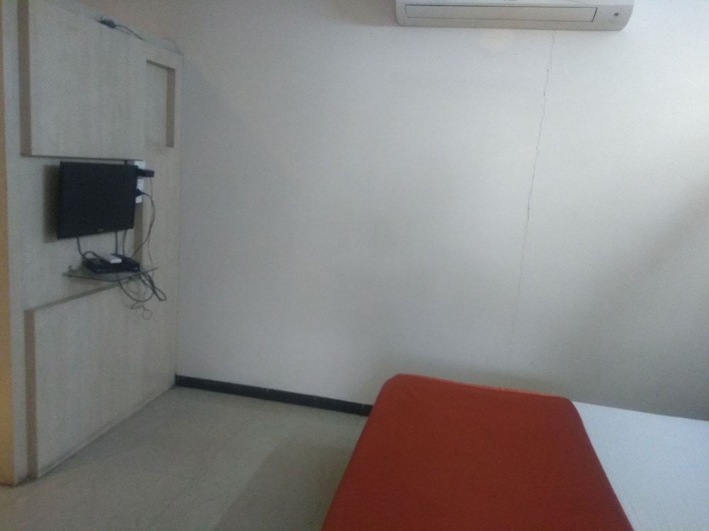 Hotel Farhat Executive in Ahmadnagar, India