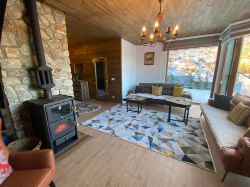 Villa Gjelbër — 4-Star Luxury Hotel in Prizren, Kosovo