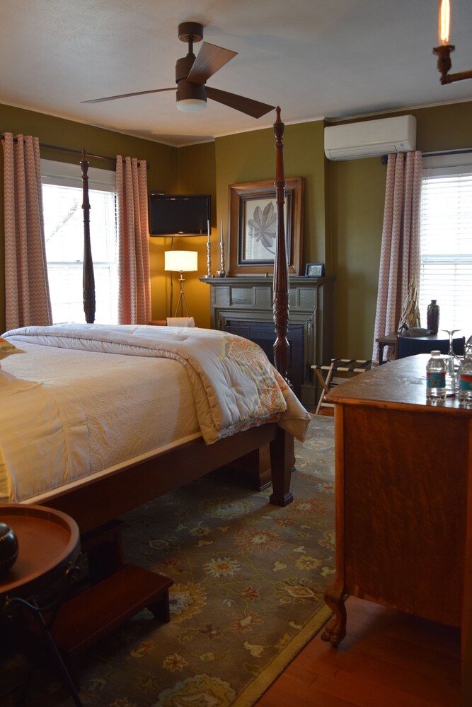 The Applewood Manor - photo 18
