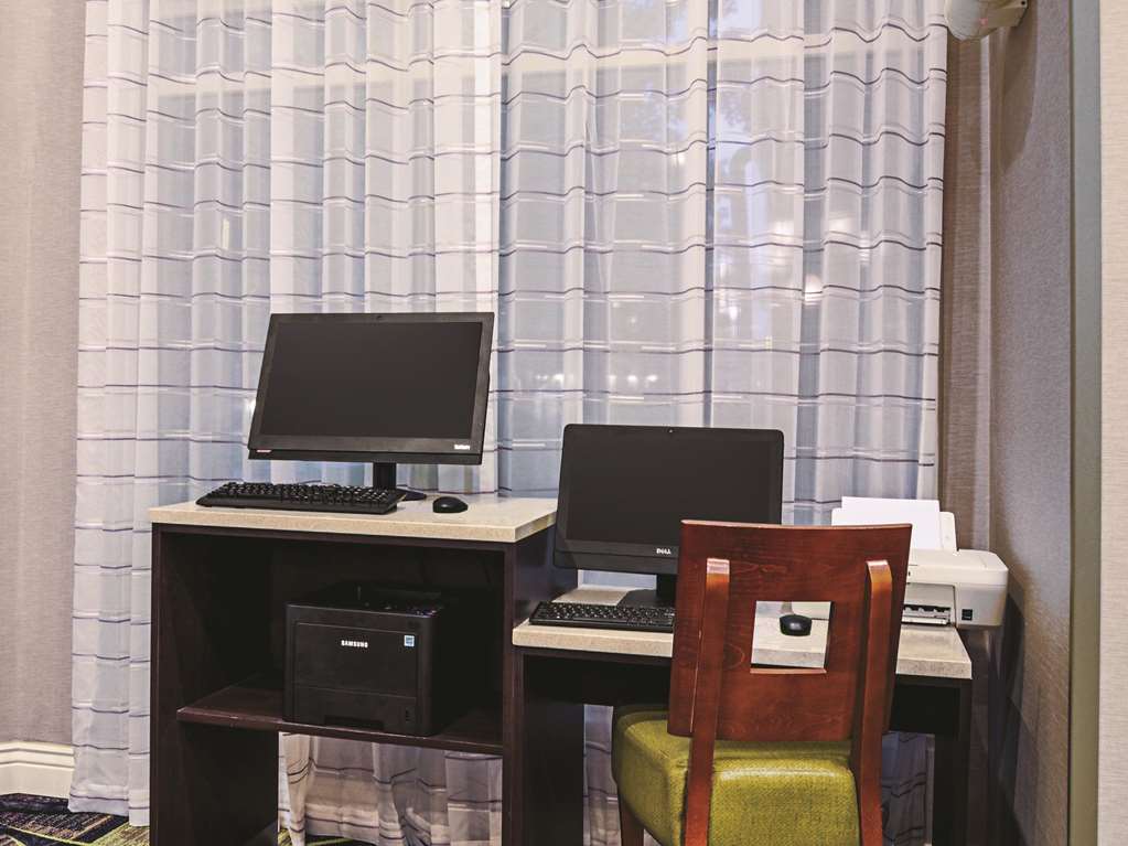 La Quinta Inn & Suites by Wyndham Denver Airport DIA - photo 53
