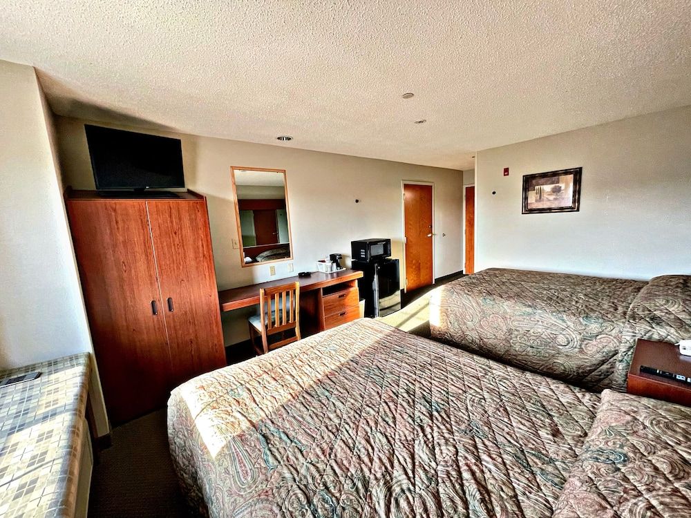 Welcome Inn & Suites - photo 20