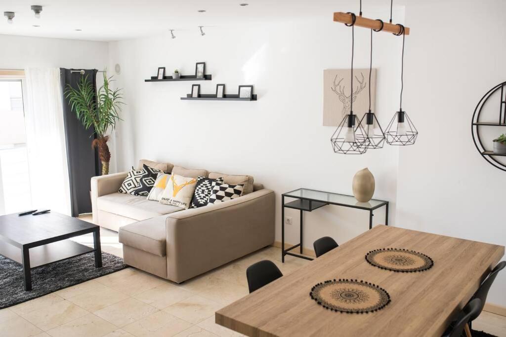 Bay Residence Apartamento Piscina — 4-Star Luxury Hotel in Sao Martinho Do Porto, Portugal