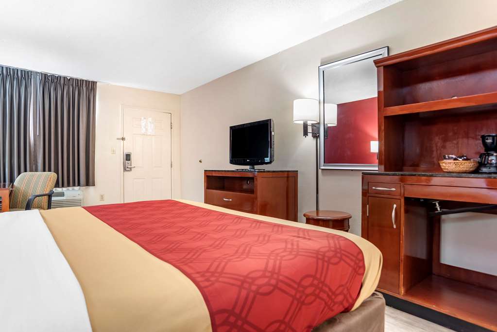 Econo Lodge Pearl Jackson - photo 14