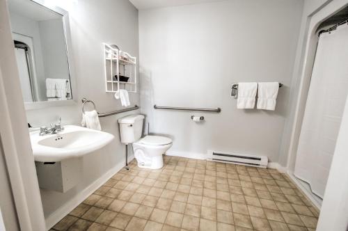 East Shore Lodging - photo 8