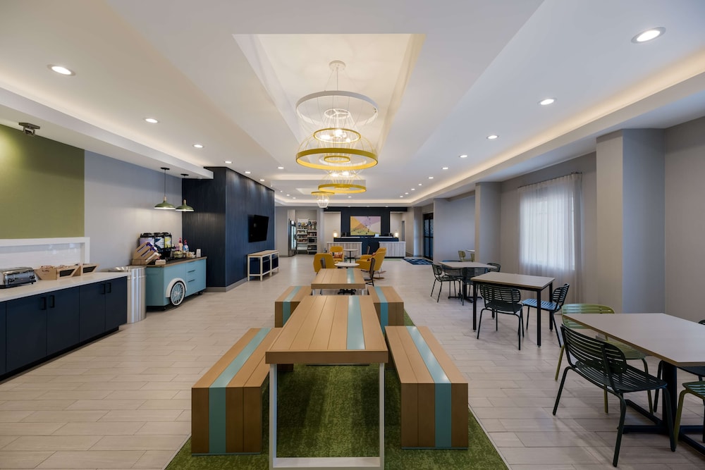 Spark by Hilton Midland South - photo 25