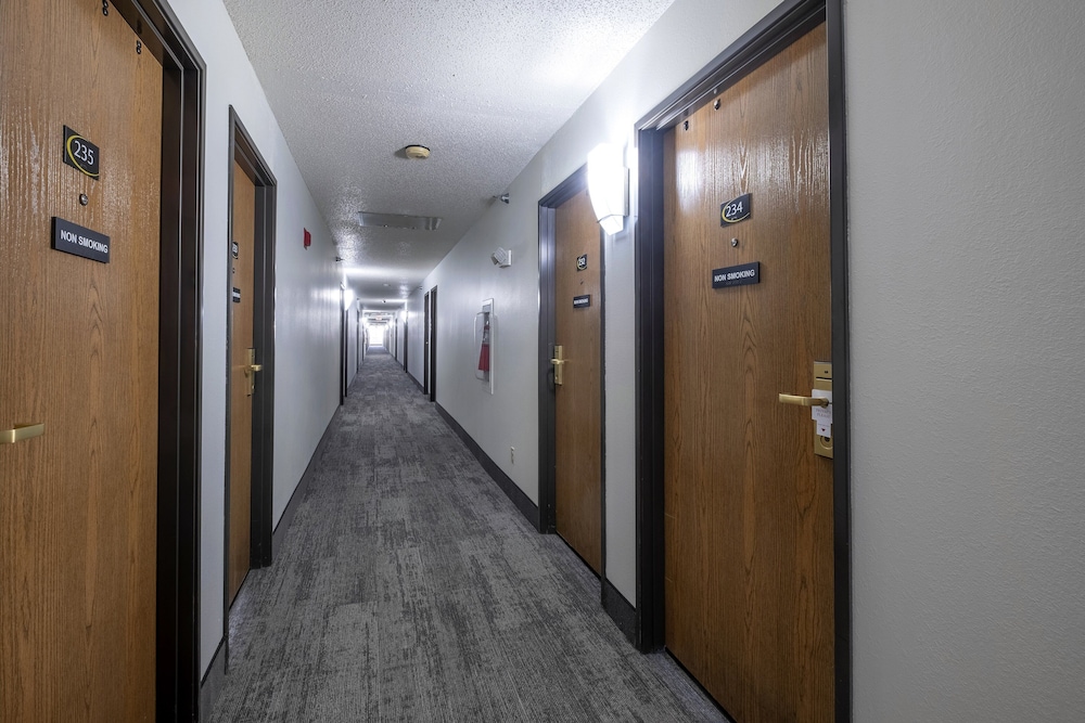 Red Roof Inn Greensburg - photo 22