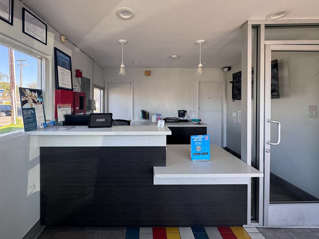 Motel 6 Ontario Airport - photo 5